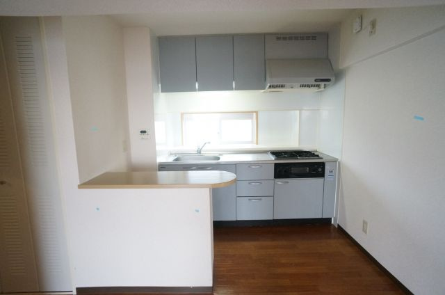 ビューテラス売布Ⅱ（View Terrace 売布Ⅱ）の居間・リビング|参考、同建物・反転間取りの号室