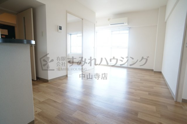 ビューテラス売布Ⅱ（View Terrace 売布Ⅱ）の居間・リビング