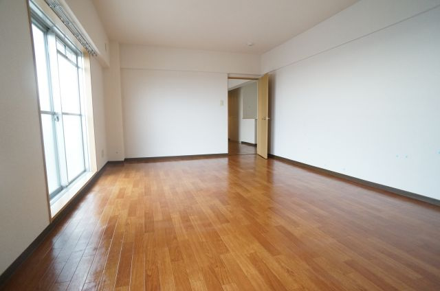 ビューテラス売布Ⅱ（View Terrace 売布Ⅱ）の寝室|主寝室の広さはなんと12.6帖
参考、同建物・反転間取りの号室