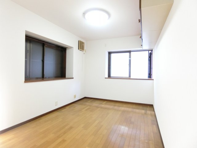 美加の台貸家の洋室