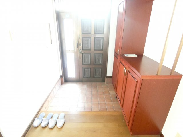 美加の台貸家の玄関