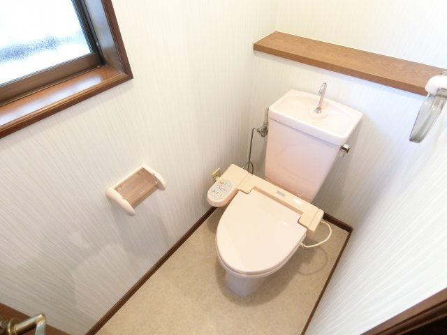 美加の台貸家のトイレ