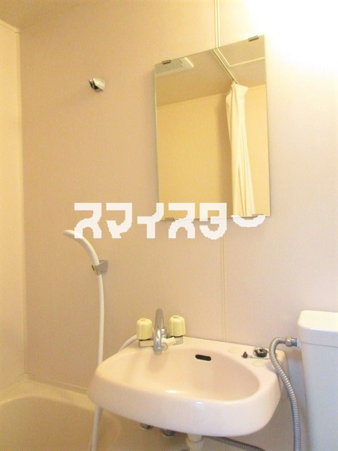 調布市西つつじケ丘１丁目のアパートの洗面所