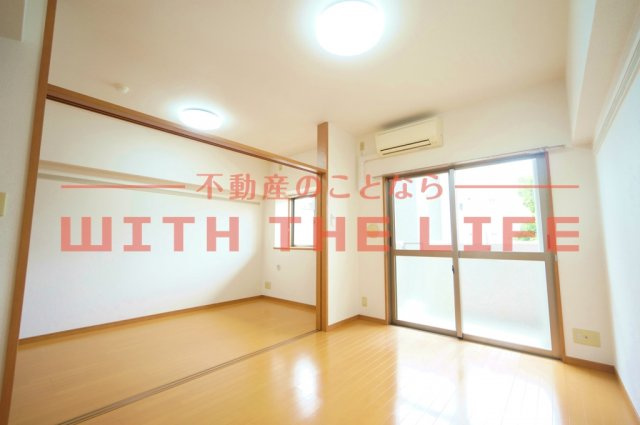 エクセレント東町【10,000円キャッシュバック対象物件】の居間・リビング|ゆったり過ごせる居間です