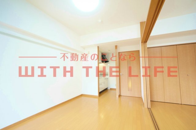 エクセレント東町【10,000円キャッシュバック対象物件】の内装|明るい色調の室内です