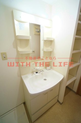 エクセレント東町【10,000円キャッシュバック対象物件】の独立洗面台|独立洗面化粧台が付いています