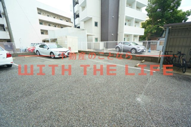 エクセレント東町【10,000円キャッシュバック対象物件】の駐車場|駐車場があります