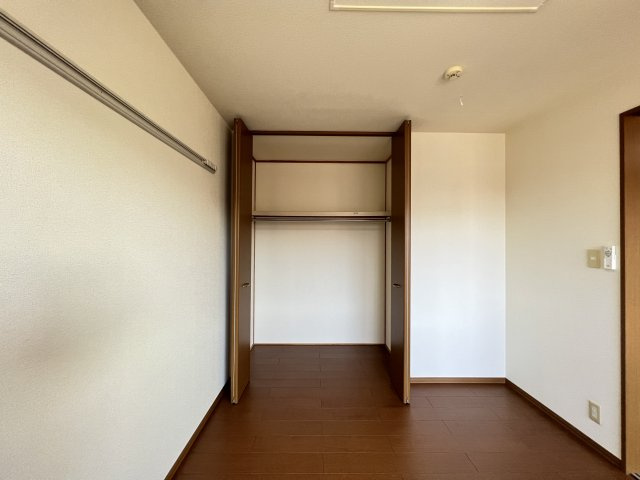 カサ・ベルテの収納|南洋室クローゼット