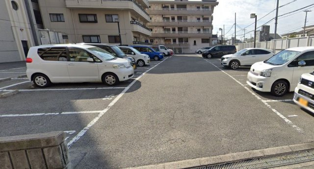 泉大津市池浦町３丁目の賃貸マンションの駐車場|駐車場があります