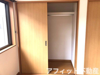 【収納】 | ルミエール坂里 | 洋室6帖の収納