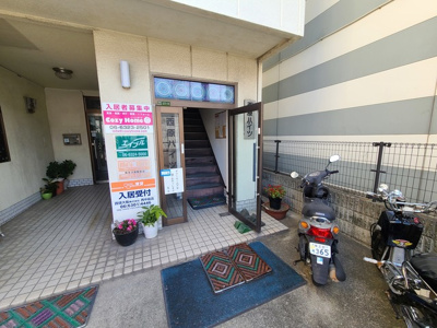 【エントランス】 | リバーサイドK | 外観とマッチしたエントランスです