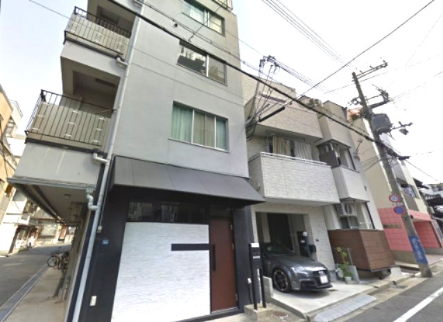 生田リバーハイツの外観