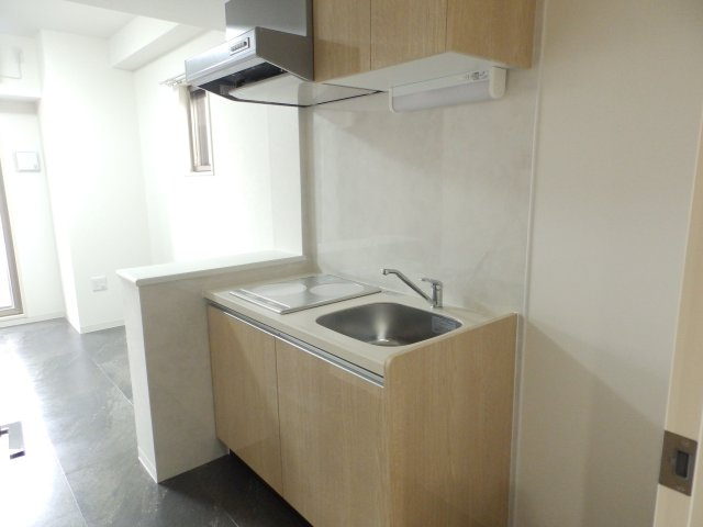 オンリーワン灘南通のキッチン