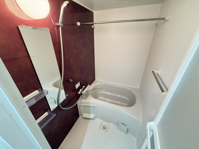 オンリーワン灘南通の浴室