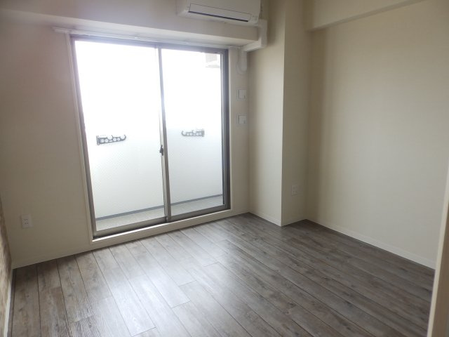 オンリーワン灘南通の居間・リビング