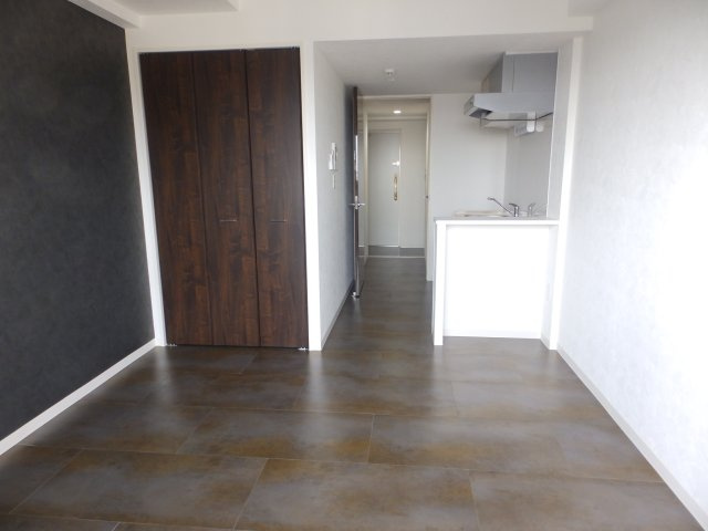 オンリーワン灘南通の居間・リビング