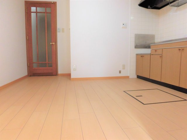 ガーデンヒルズの居間・リビング