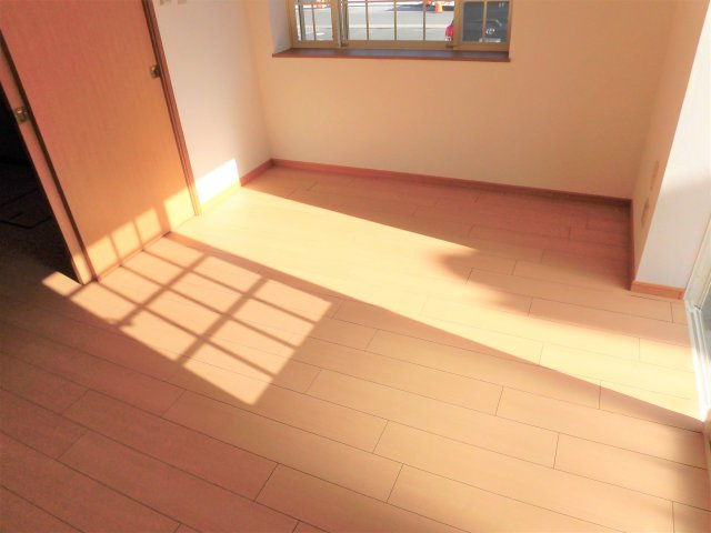 ガーデンヒルズの洋室