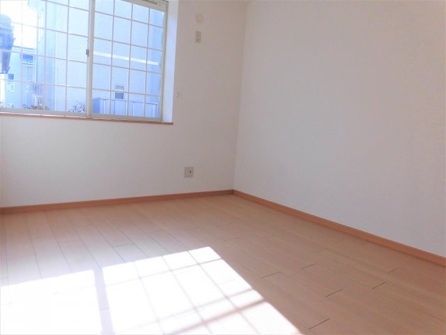 ガーデンヒルズの洋室