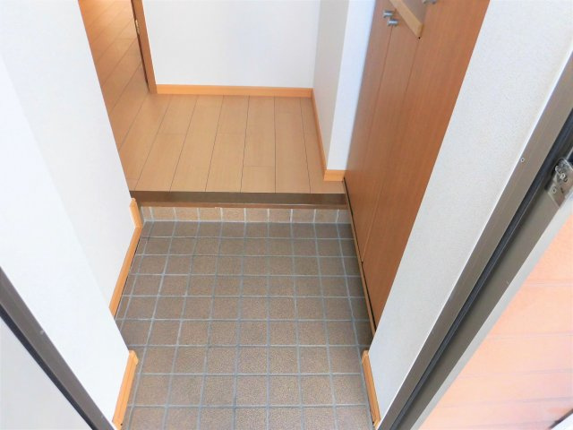 ガーデンヒルズの玄関