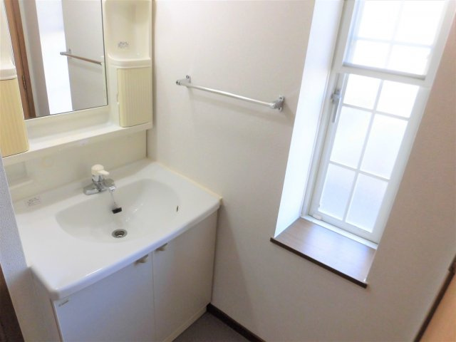 ガーデンヒルズの独立洗面台