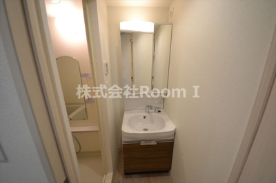 【洗面所】 | プレサンス松屋町ヴェルデス | スペースが確保できる洗面所です