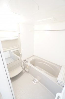 【浴室】 | リビングタウン登戸 | ※同物件・同タイプの写真です。