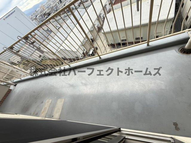寝屋川サンハイツA棟のバルコニー|広々としたバルコニーです