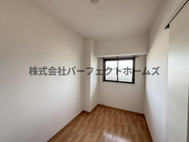 寝屋川サンハイツA棟の洋室|使い勝手のいい洋室です