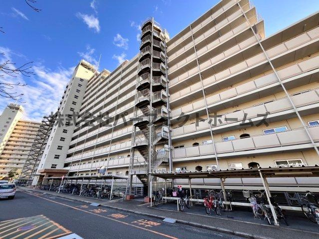 寝屋川サンハイツA棟の外観|きれいな外観です