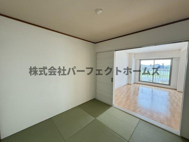 寝屋川サンハイツA棟の和室|い草の香りが落ち着く素敵な和室です