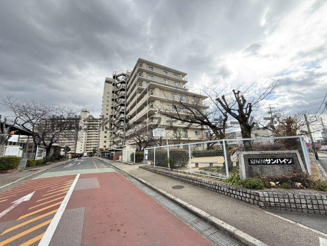 寝屋川サンハイツA棟の外観|外はこのようになっています