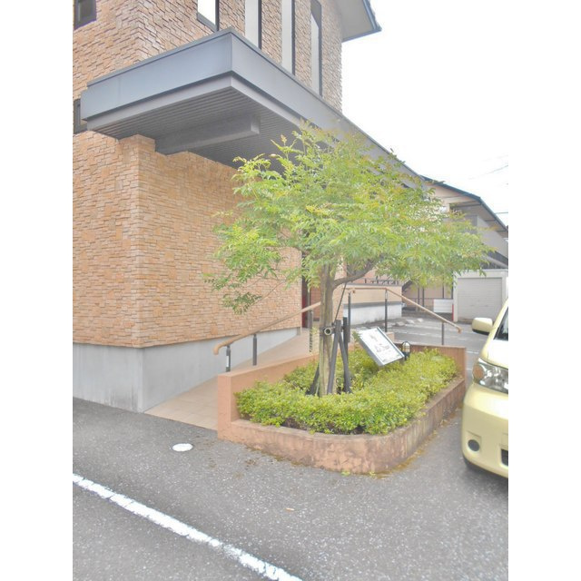 Lis・Tresor(ﾘ･ﾄﾚｿﾞｱ）のエントランス