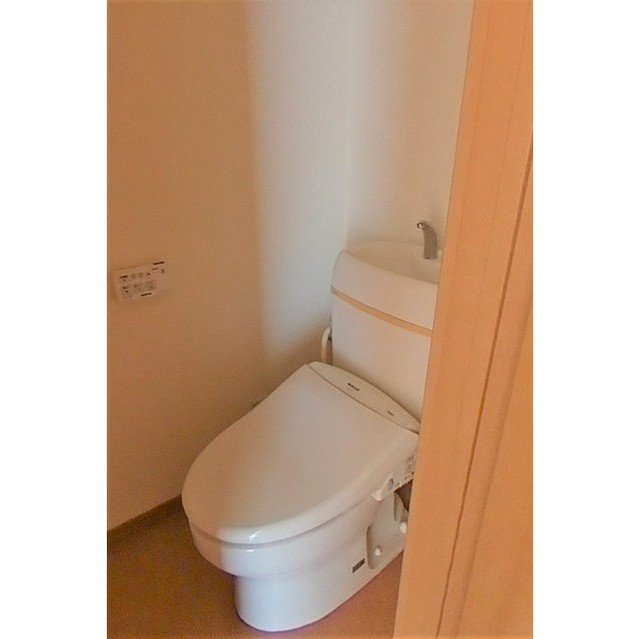 Lis・Tresor(ﾘ･ﾄﾚｿﾞｱ）のトイレ|温水洗浄暖房便座