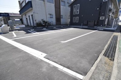 【駐車場】 | アバンウェル本江