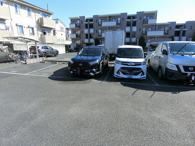 エミネンスの駐車場