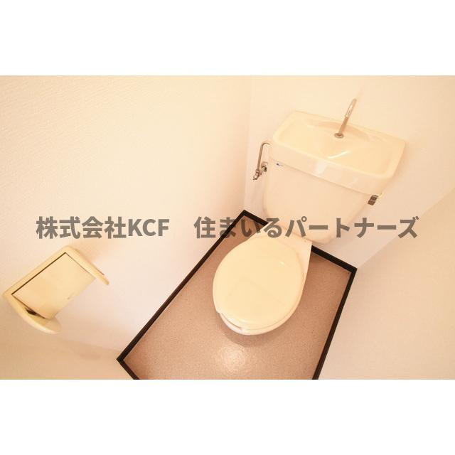 メゾンスコールのトイレ|落ち着いた色調のトイレです