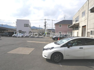 【駐車場】