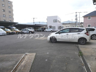 【駐車場】