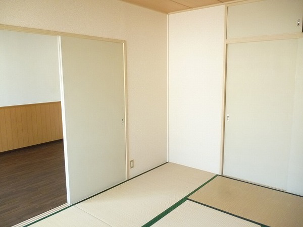 ホワイトハイツAの子供部屋