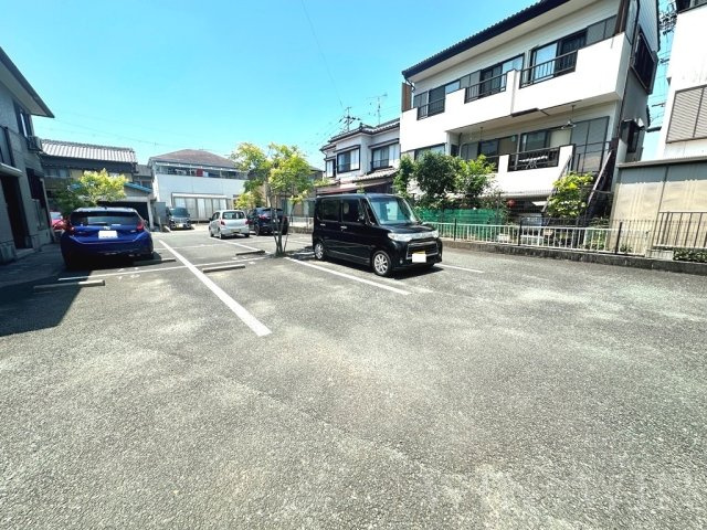 ユトリロ王ヶ崎 Aの駐車場