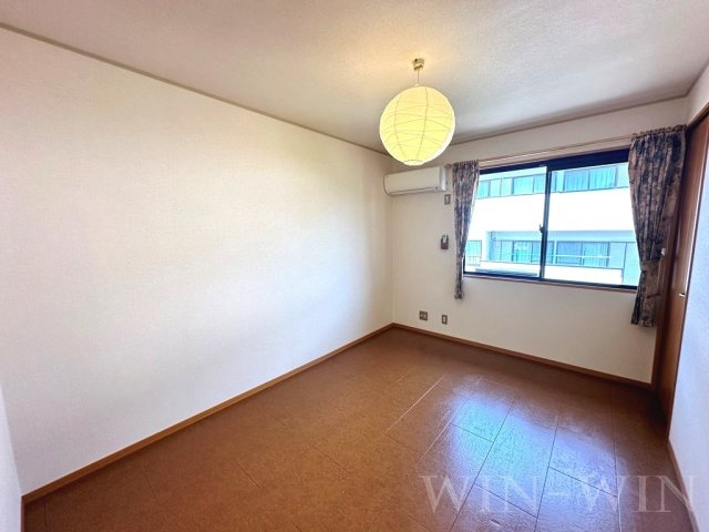 ユトリロ王ヶ崎 Aの寝室