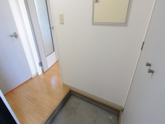 古館ハイツⅡの玄関