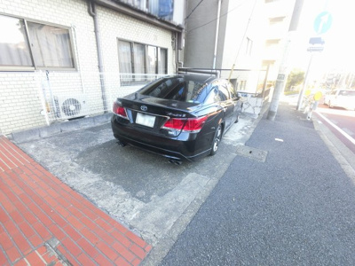 【駐車場】 | 秀栄マンション | 平置き駐車場です。