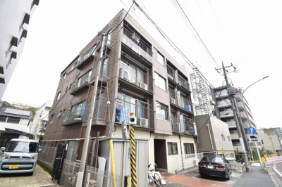 【外観】 | 秀栄マンション | 総戸数１２戸、１９７６年１月築、管理人は巡回勤務につき管理体制良好です♪