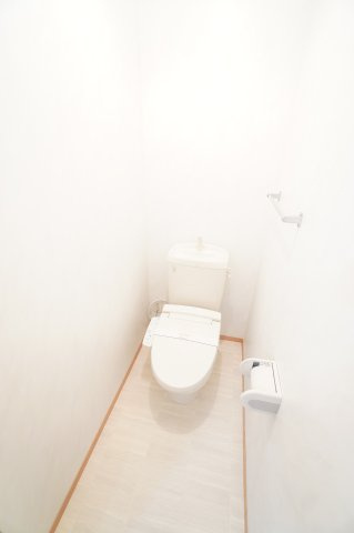 【トイレ】 | コーポセレッソ | ※同物件・反転タイプの写真です。