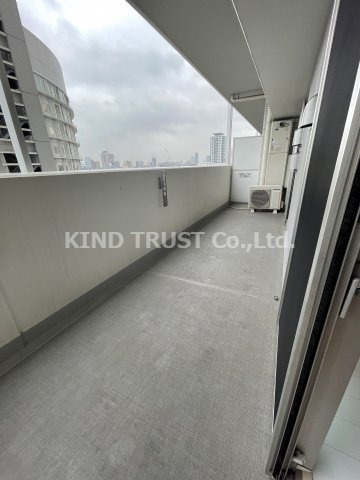 パークタワー梅田のバルコニー