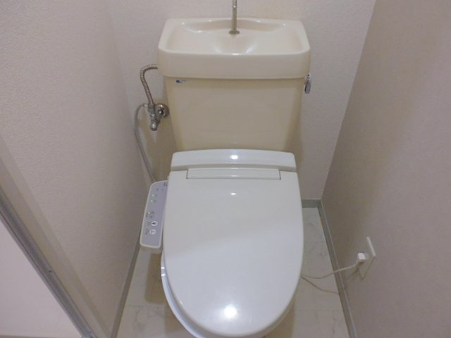 プレジール堀Ｂのトイレ|温水洗浄便座