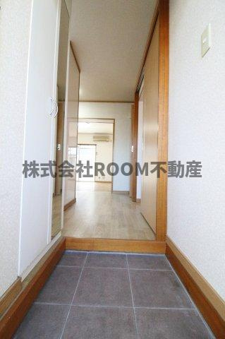 第1年見マンションのエントランス|毎日通るエントランスはこのようになっています