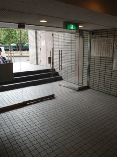 【エントランス】